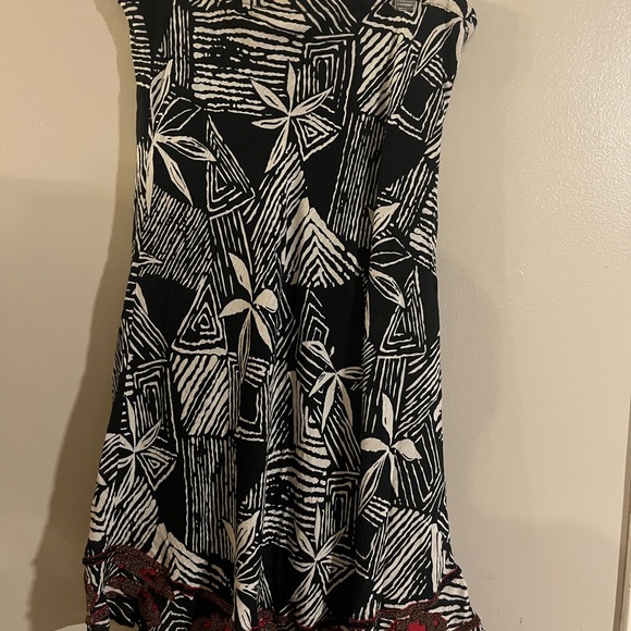 Chico's Black and Cream Patterned‎ Top - Picture 4 of 4